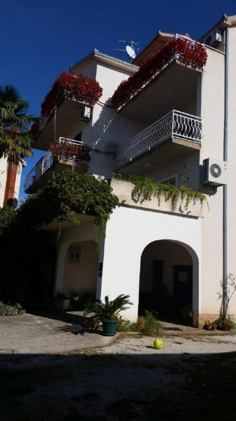 Apartments Biserka - 50 M From Beach Trogir Buitenkant foto