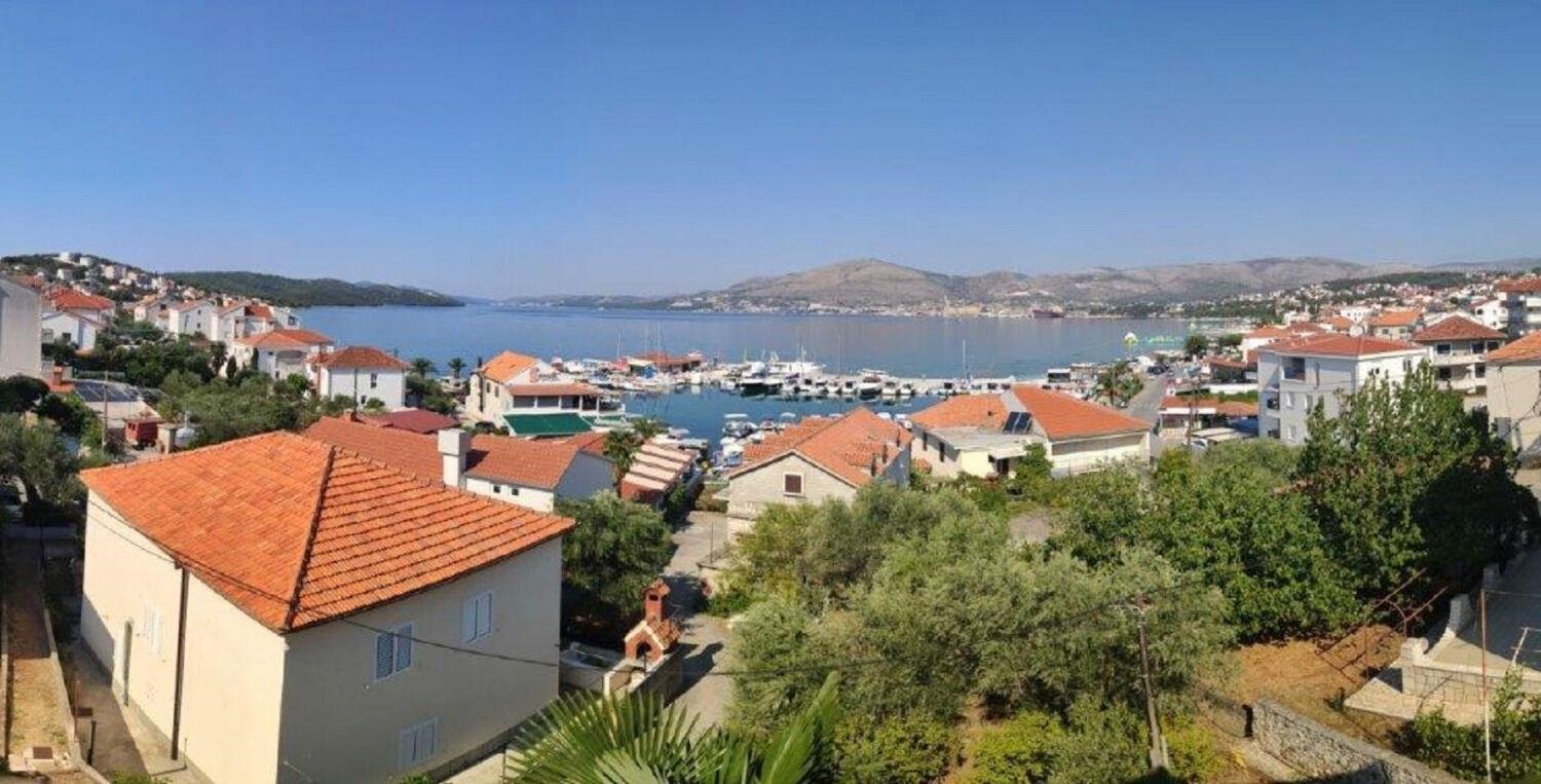Apartments Biserka - 50 M From Beach Trogir Buitenkant foto