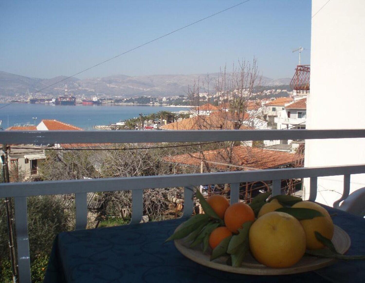 Apartments Biserka - 50 M From Beach Trogir Buitenkant foto