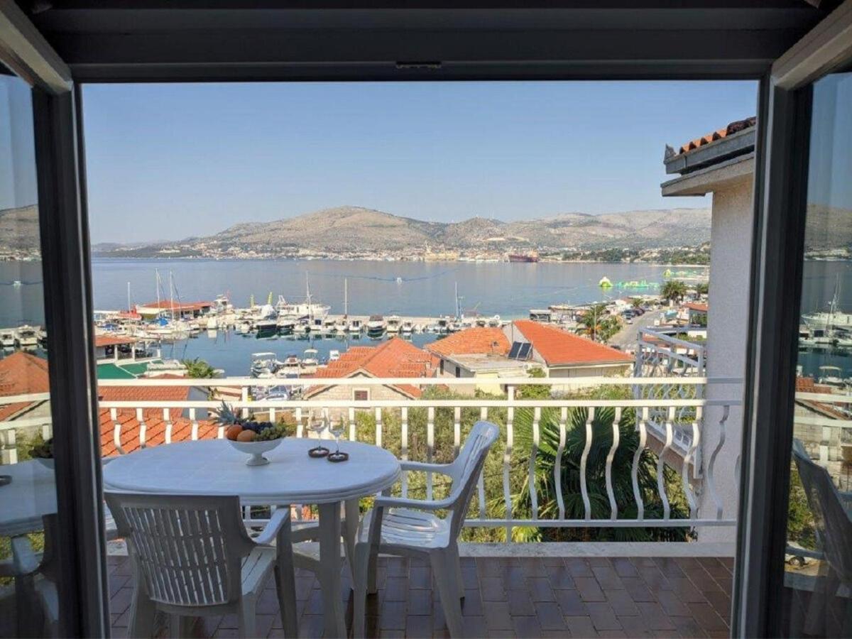 Apartments Biserka - 50 M From Beach Trogir Buitenkant foto