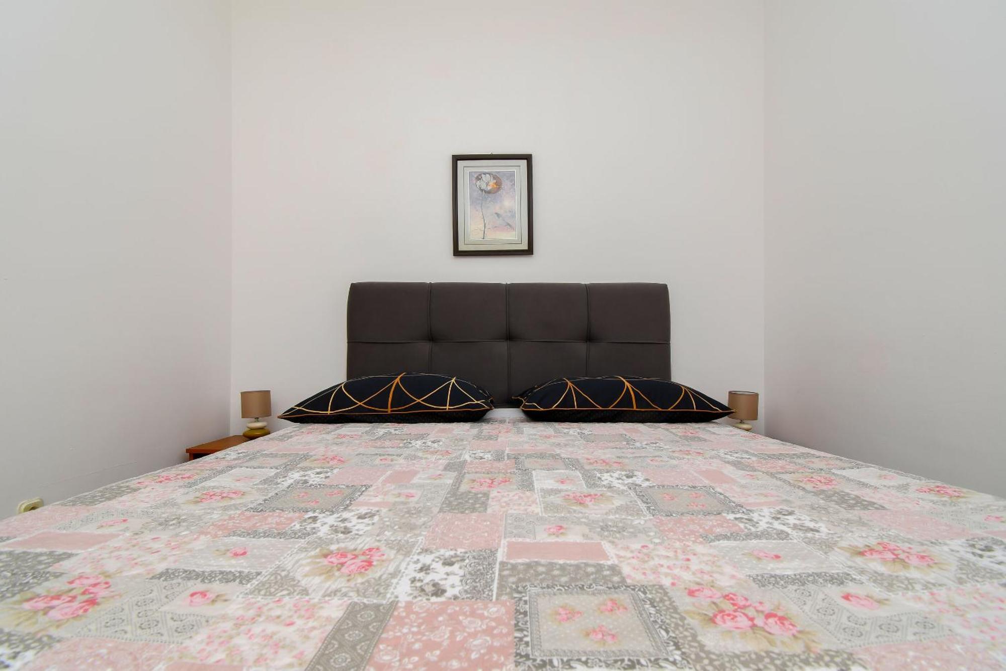 Apartments Biserka - 50 M From Beach Trogir Buitenkant foto