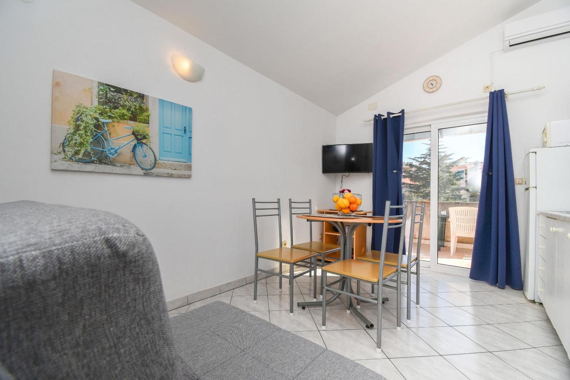 Apartments Biserka - 50 M From Beach Trogir Buitenkant foto