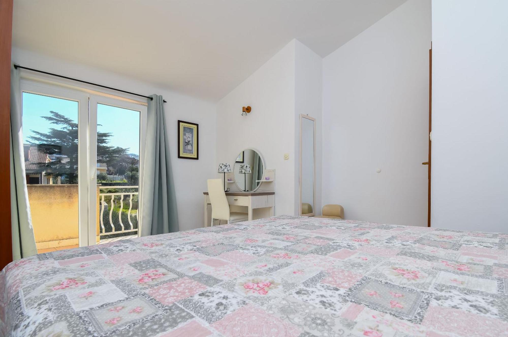 Apartments Biserka - 50 M From Beach Trogir Buitenkant foto