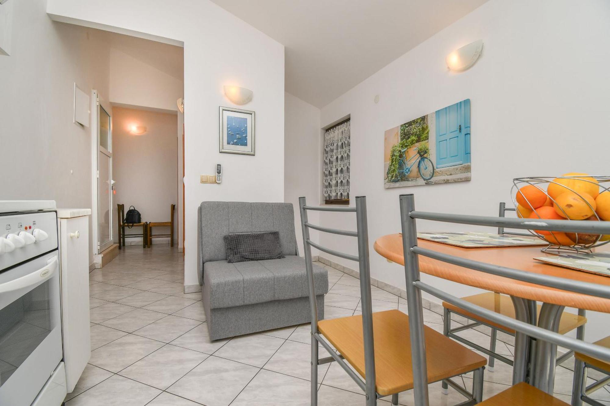 Apartments Biserka - 50 M From Beach Trogir Buitenkant foto