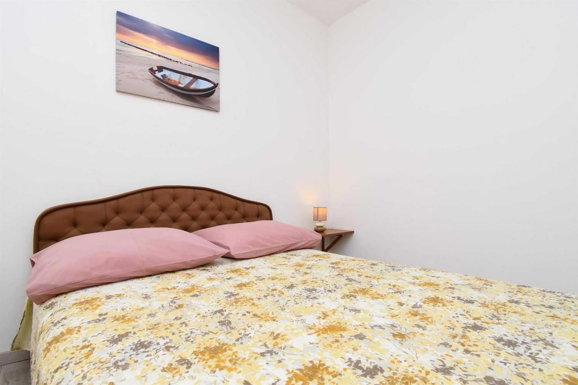 Apartments Biserka - 50 M From Beach Trogir Buitenkant foto