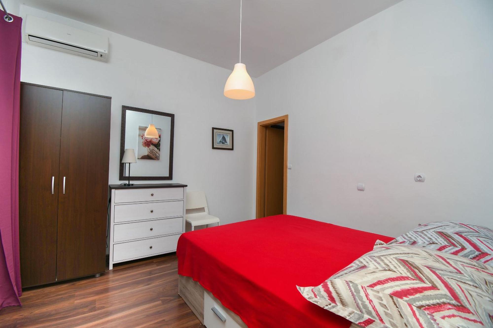 Apartments Biserka - 50 M From Beach Trogir Buitenkant foto