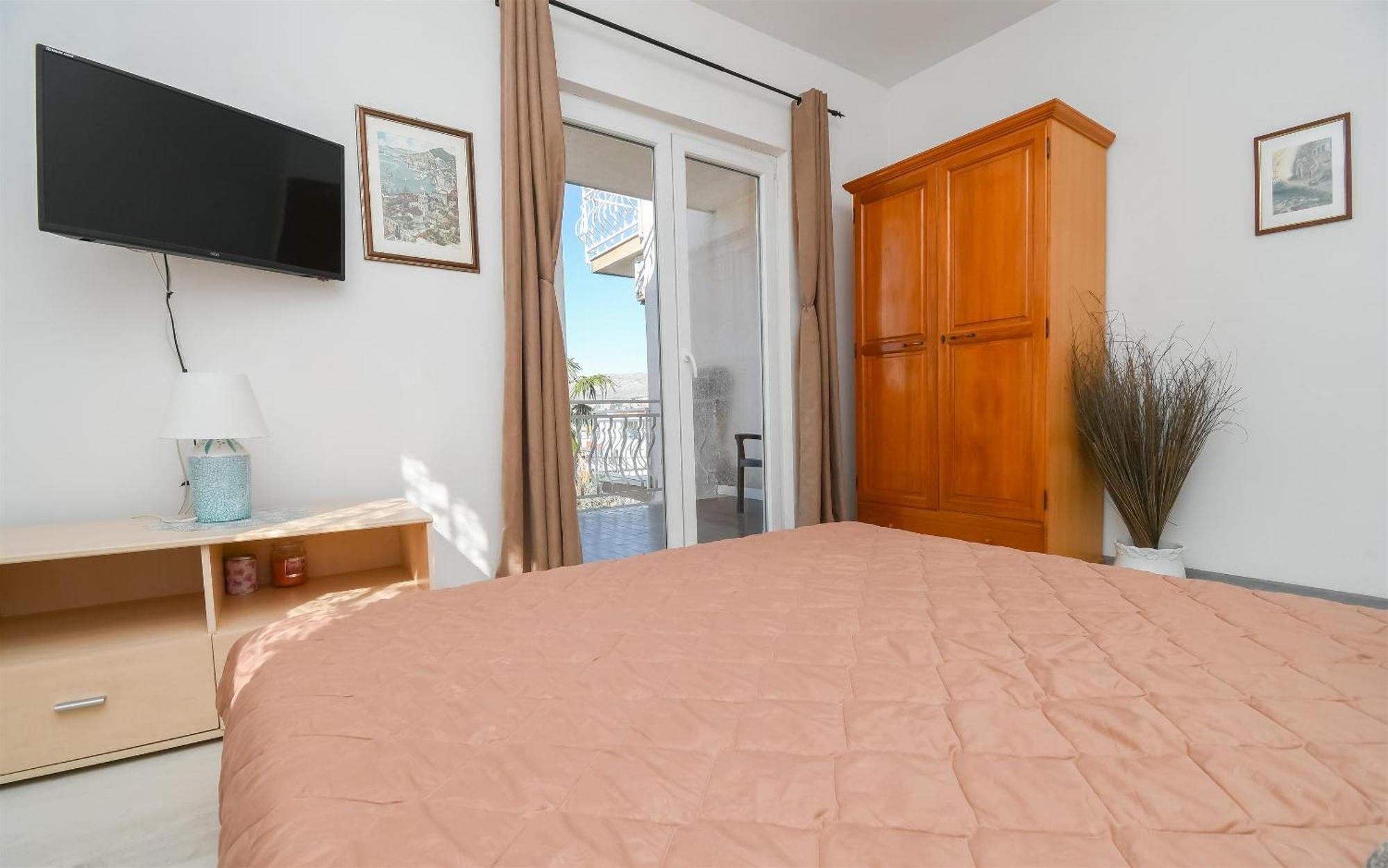 Apartments Biserka - 50 M From Beach Trogir Buitenkant foto
