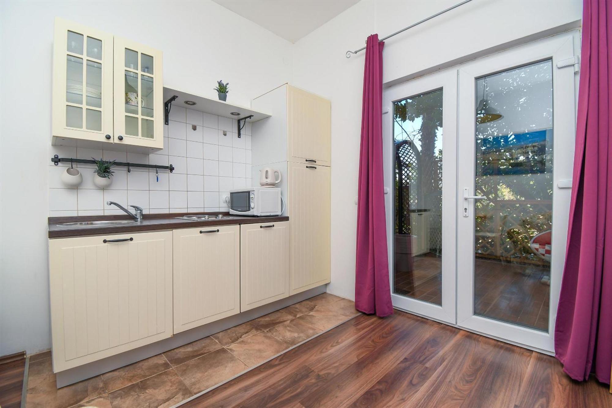 Apartments Biserka - 50 M From Beach Trogir Buitenkant foto