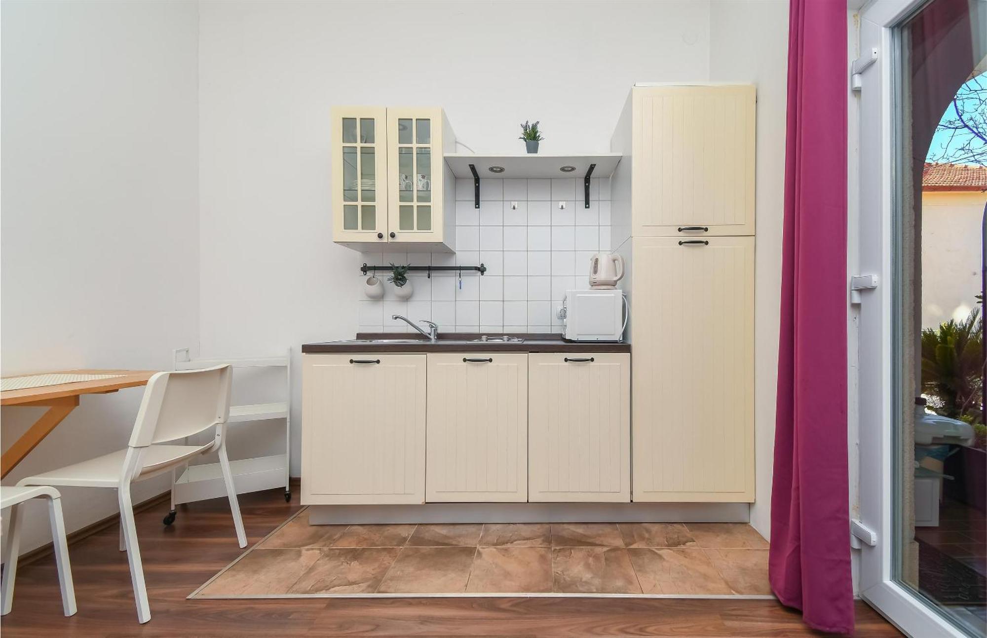 Apartments Biserka - 50 M From Beach Trogir Buitenkant foto