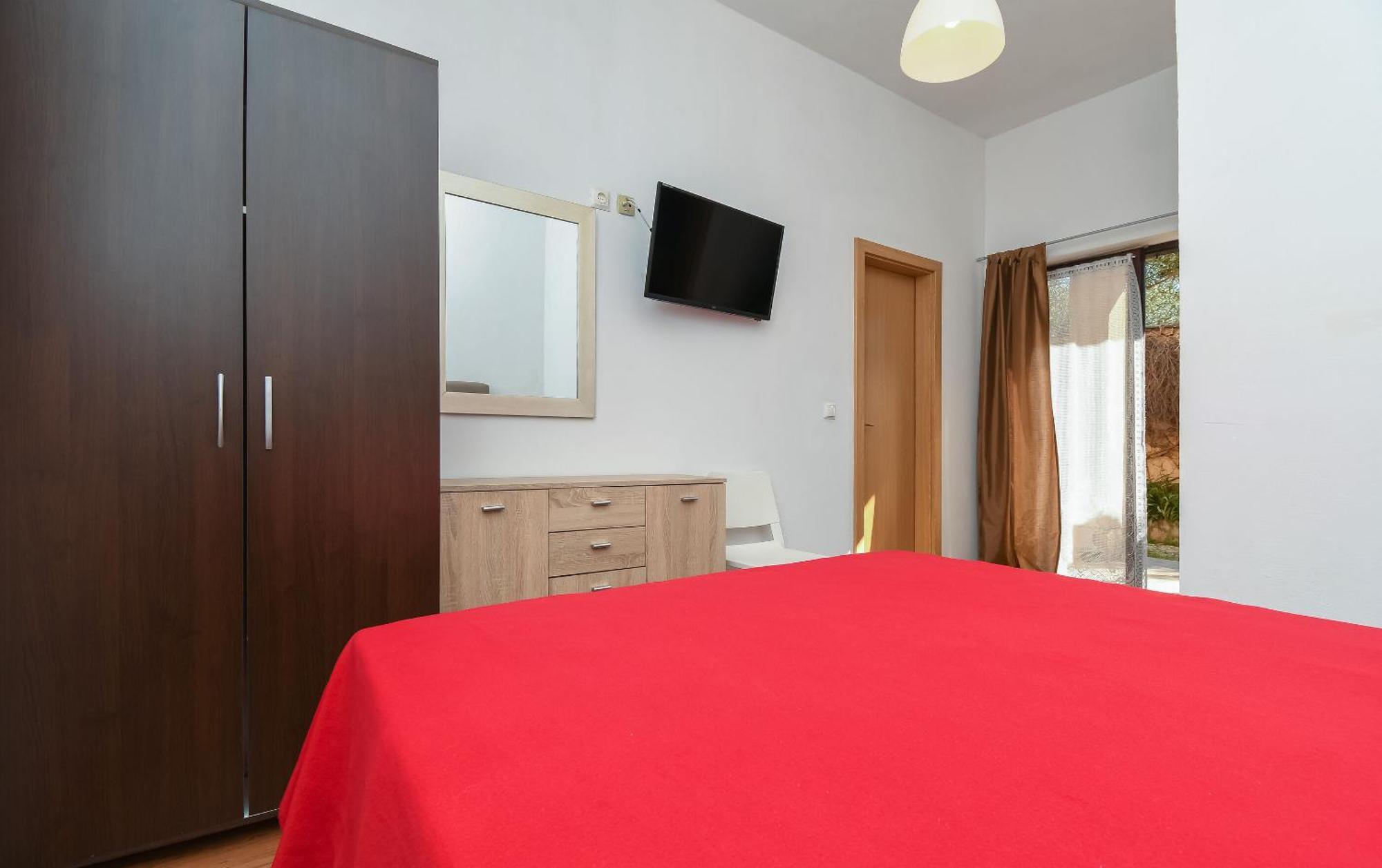 Apartments Biserka - 50 M From Beach Trogir Buitenkant foto